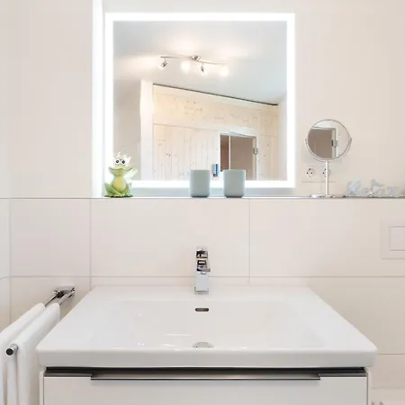 Seestrasse 8 Ostseeschimmer *